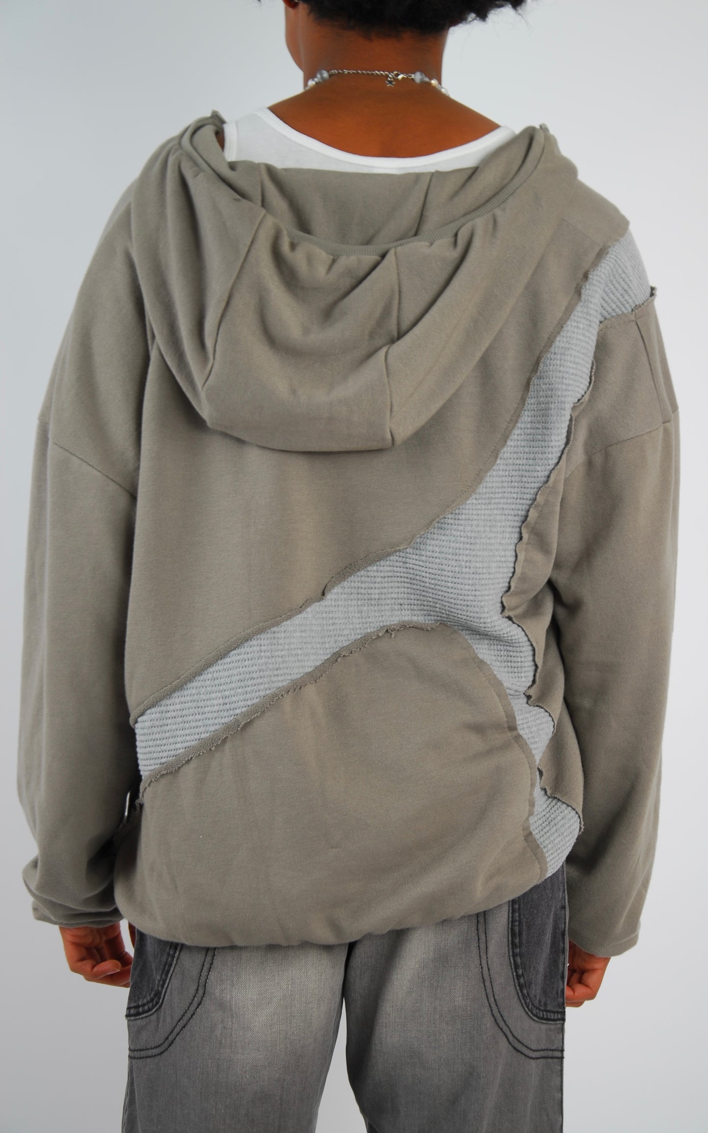Asymetrical illustration zipper/jacket